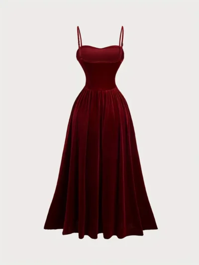 elegancka suknia balowa obrócona tyłem na białym tle