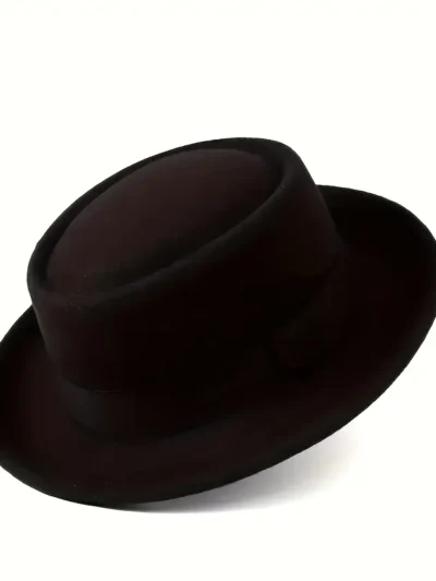 kapelusz męski elegancki czarny na białym tle