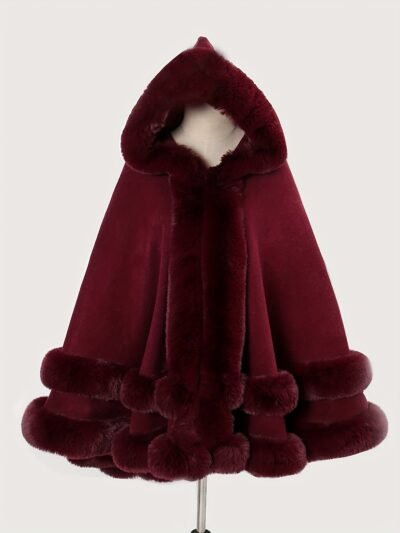 bordowa Dwuwarstwowa peleryna damska z puchem na białym tle
