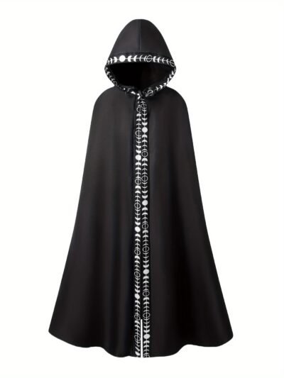 czarna dawna damska peleryna ze srebrnymi zdobieniami na białym tle