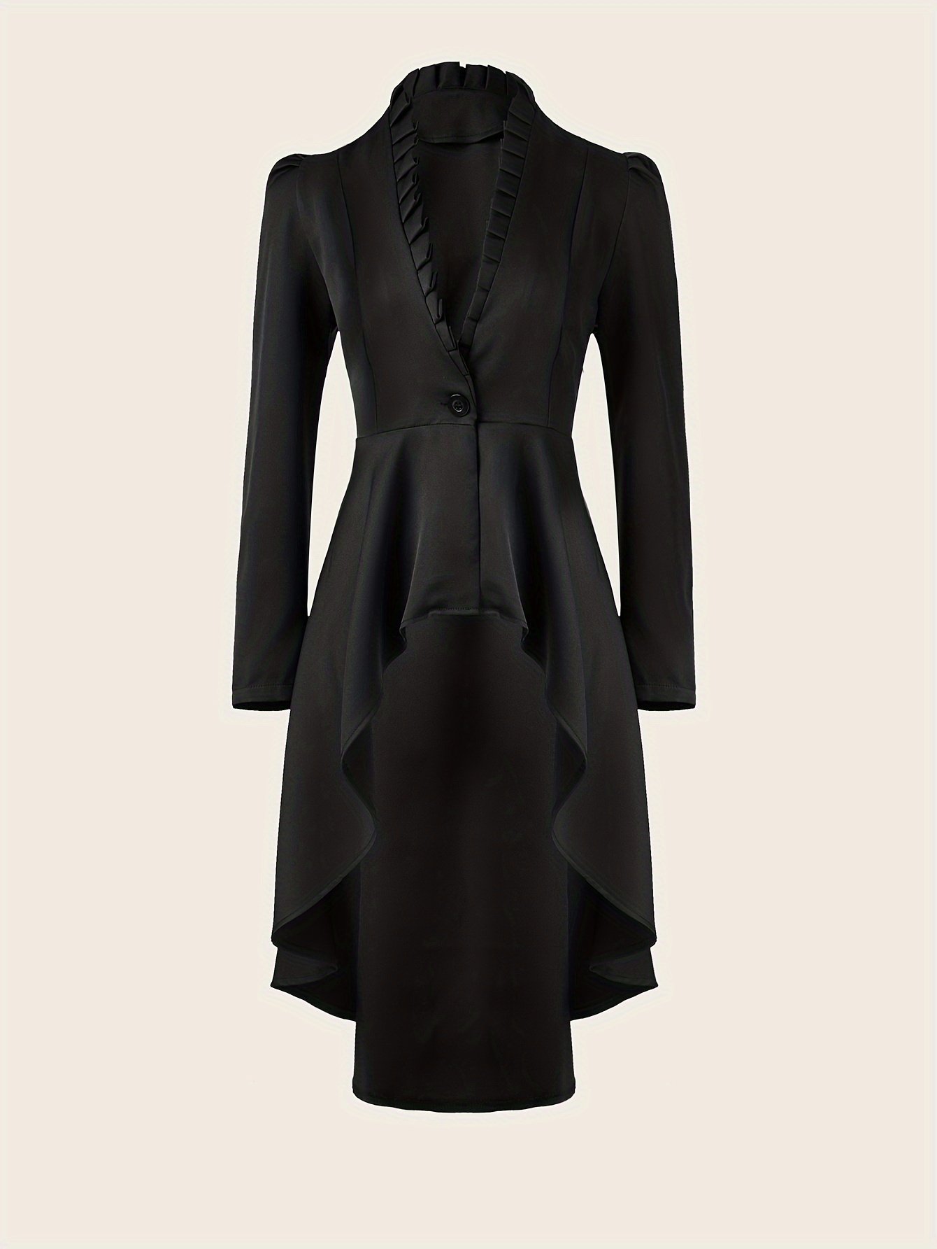 czarna Damska kurtka peleryna z czarnym guzikiem na białym tle